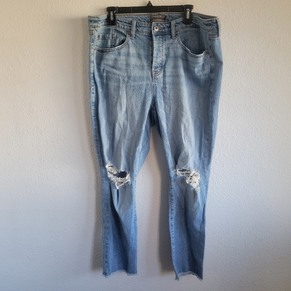 Torrid High Rise Straight Leg Jeans in Light Wash Classic Denim Womens Size 14T